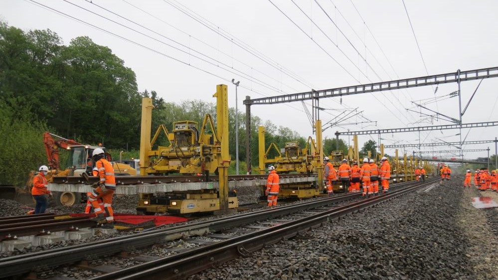 Chantier SNCF arrivée panneaux