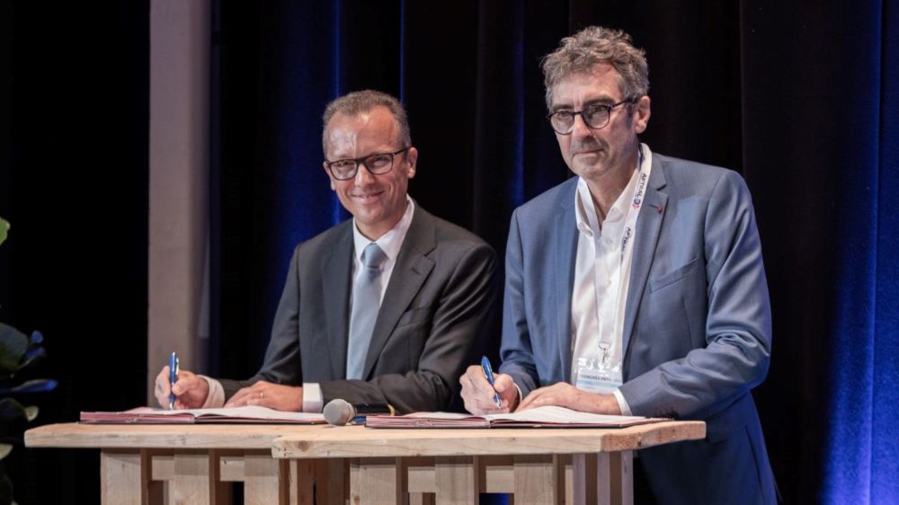 Signature de la convention Pôle emploi-FNTV © FNTV