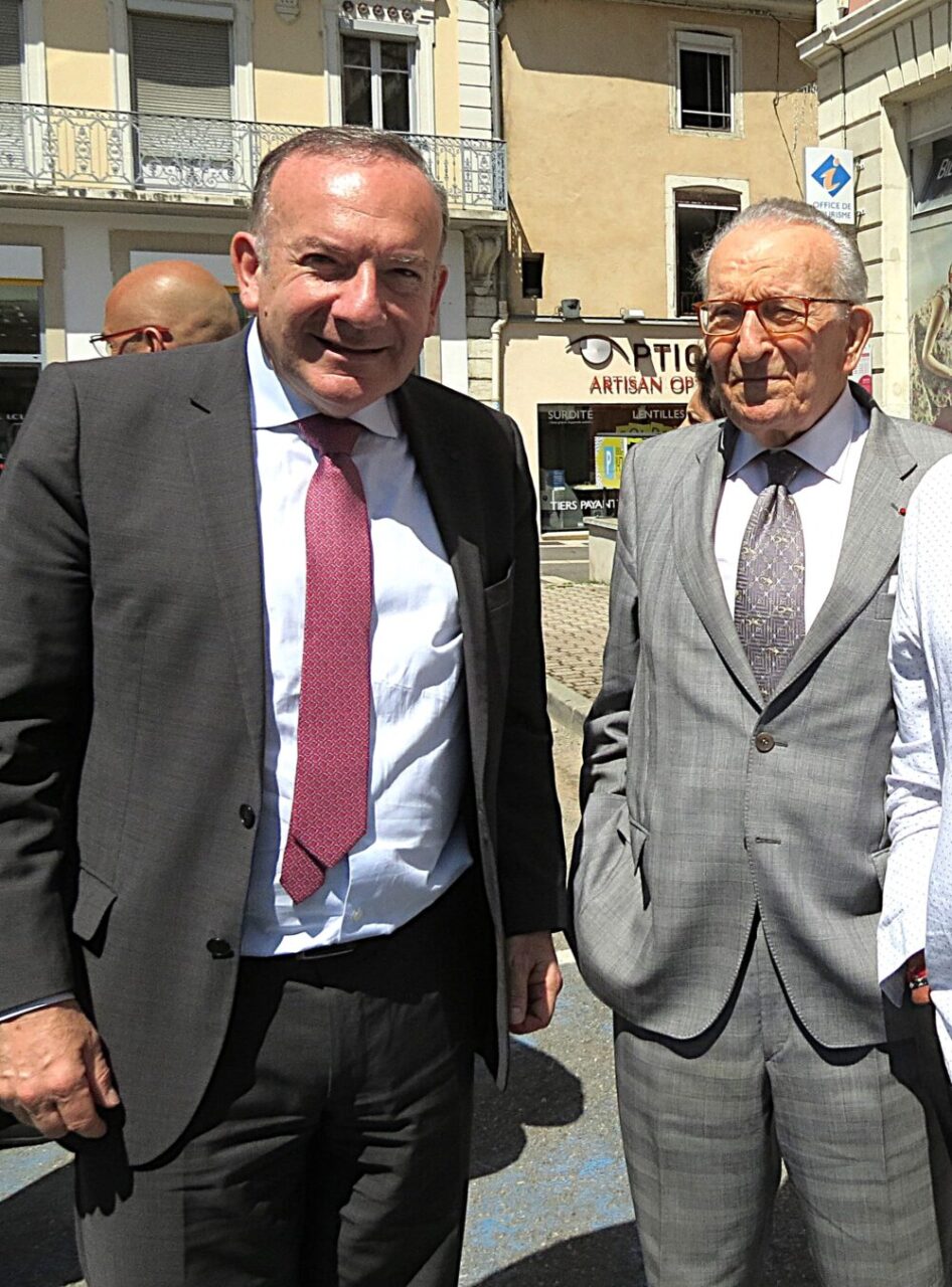 En juillet 2016, visite surprise de la famille Gattaz à Bourgoin-Jallieu.