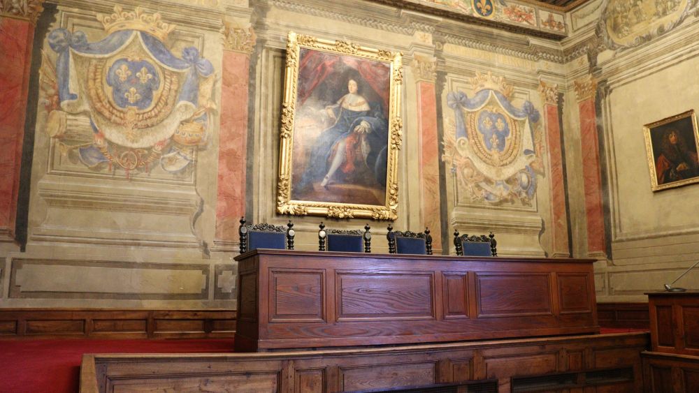 La salle d'audience du Palais du Parlement de la Dombes. © Carole Muet