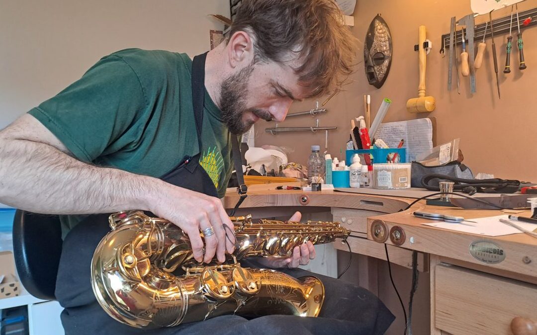 Haute-Savoie : MB Musique, un artisan d’art dans le vent