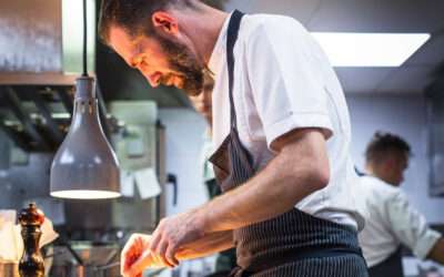 Guide Michelin 2026 : qui est Michaël Arnoult, le seul nouveau chef trois étoiles installé en Savoie ?