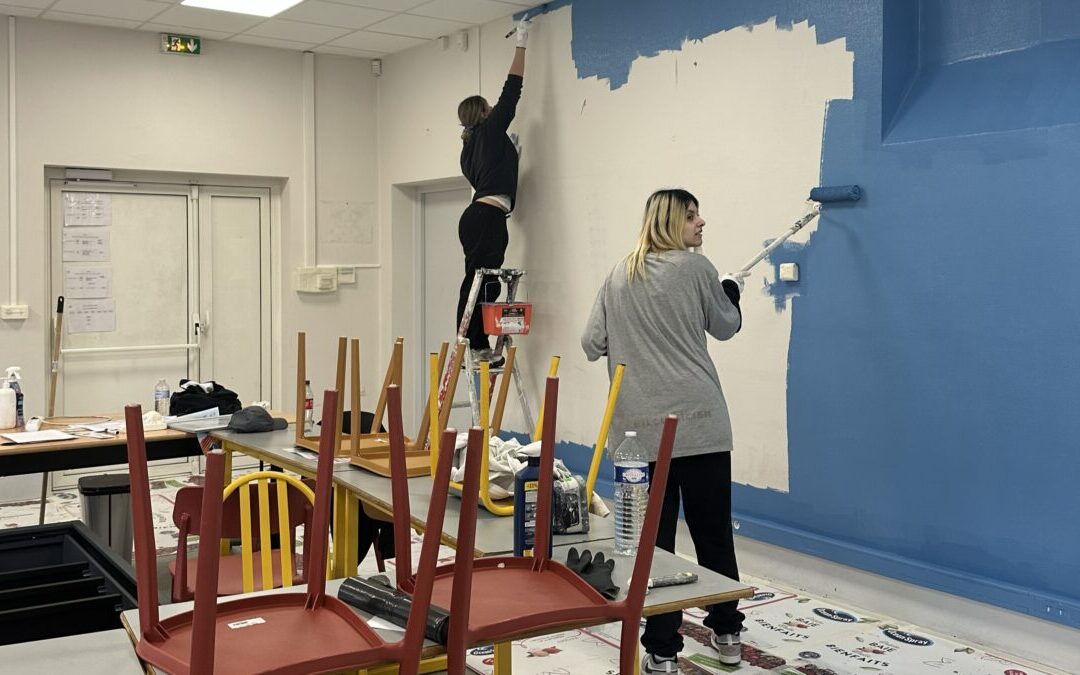 Oyonnax : les jeunes de l&rsquo;École de la 2e chance rénovent leurs propres locaux