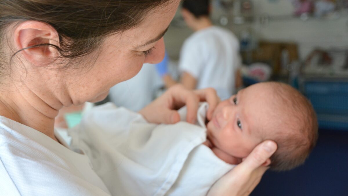 Le soin aux prématurés, une approche particulière. © EDPP