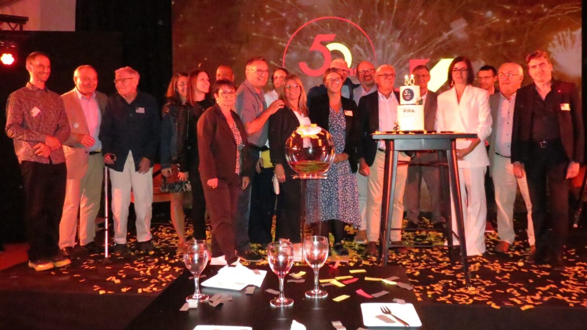 Les 50 ans Pipa, un anniversaire célébré avec les équipes actuelles et les anciens.