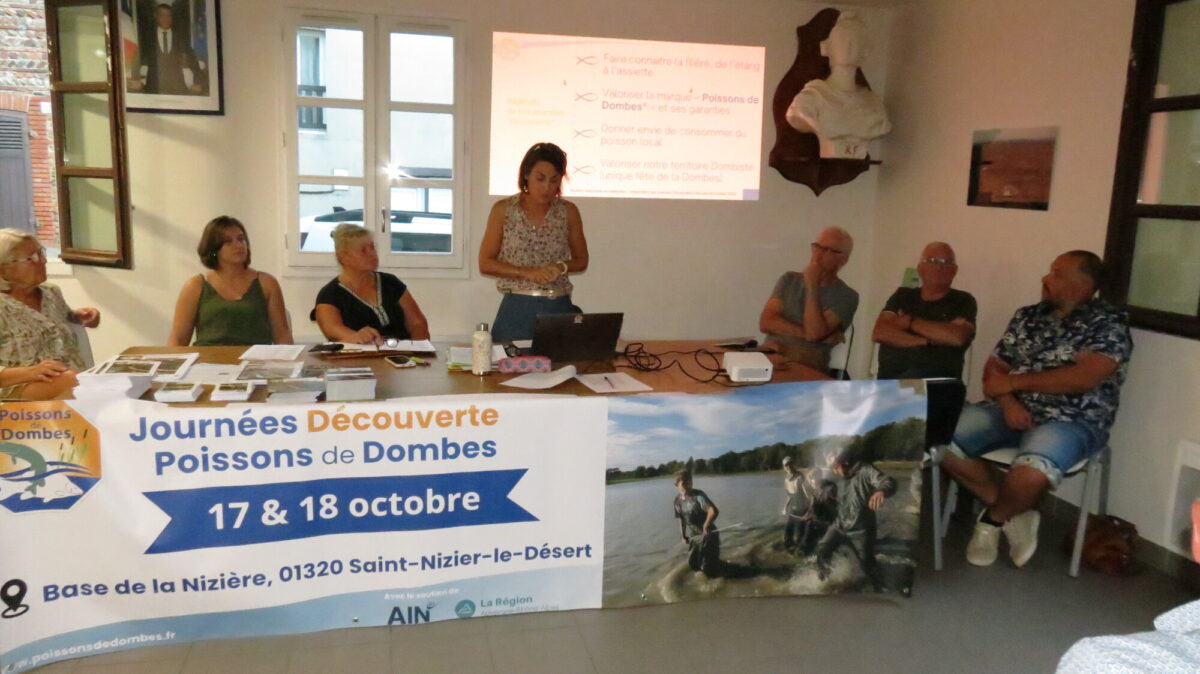 Le comité de pilotage des Journées découverte des Poissons de Dombes réuni le 14 septembre.