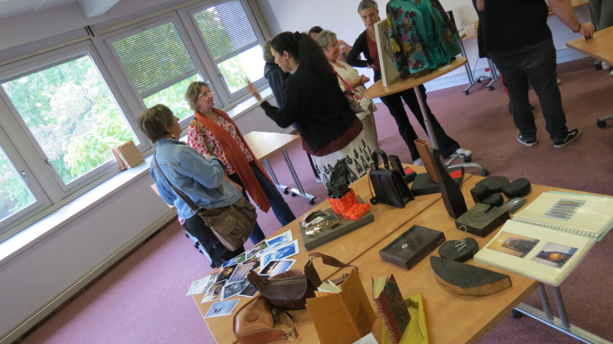 Les artisans d'arts ont échangé entre eux, à la Chambre de métiers, avant une rencontre avec la DDPP.
